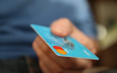 Bares, tiendas o talleres deberán permitir el pago con tarjeta a partir de 30 euros.